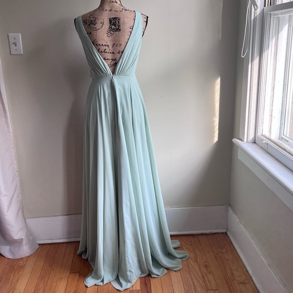 Brideside green V-Neck bridesmaid dress color 536 size 0 - Picture 3 of 9